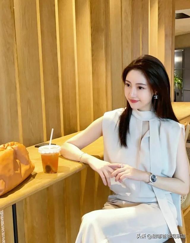 20名美女著白裙，真的不一般