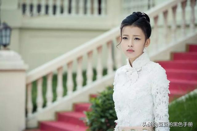 旗袍如照妖鏡，看看這17位女星，誰最驚艷，誰像偷穿大人衣服？