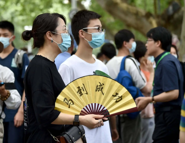 601分高考生被殘忍殺害,嫌疑人竟是51歲同村親戚,家長(zhǎng)以淚洗面