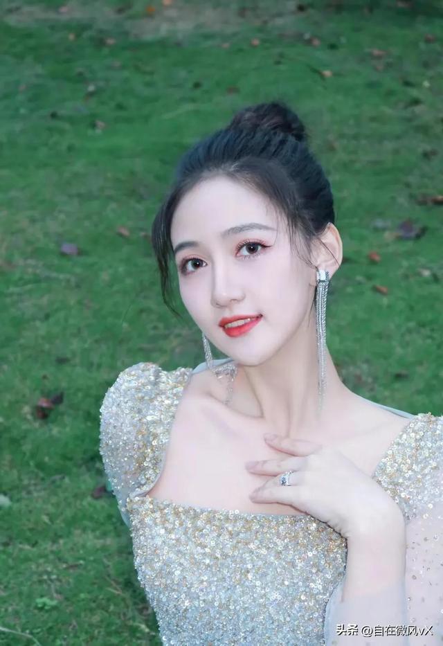 美女馬萱，清新甜美，這笑容太治愈了