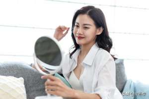 女人裝(女人外遇，有“四容”變化，容易發現)