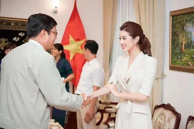 越南第一美女,熱巴的臉柳巖的胸關曉彤的腿!她是怎么鍛煉的?