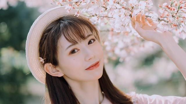 高顏值極品美女優(yōu)雅氣質(zhì)魅力寫(xiě)真