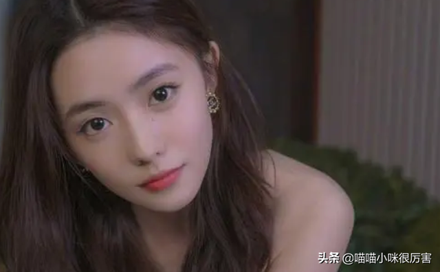 被譽為中國第一美女，與法拉利總裁談戀愛，朱珠到底靠什么？
