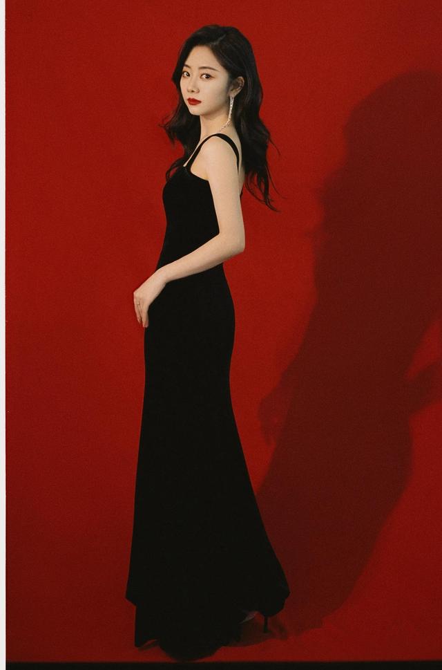 八位美女寫真，風姿綽約小天仙，驚鴻一瞥清流溪，有你喜歡的嗎？