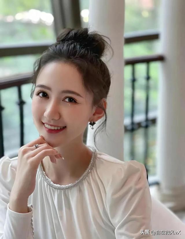 美女馬萱，清新甜美，這笑容太治愈了