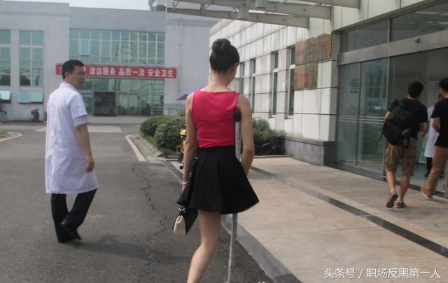 四川獨(dú)腿女孩：被網(wǎng)友稱“東方維納斯”，收到1萬多封情書仍獨(dú)身