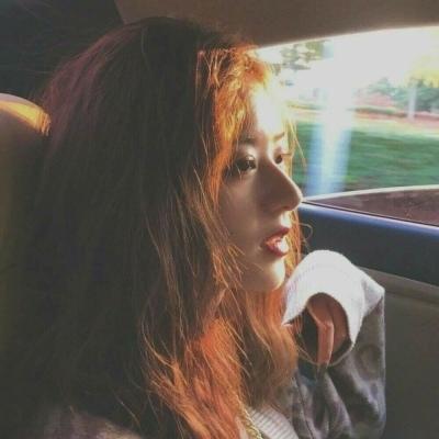 最新微信頭像女生傷感憂郁