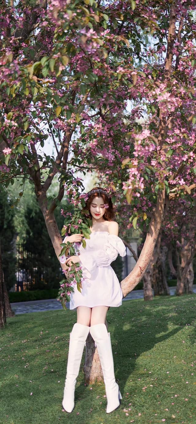 美女姐姐壁紙，身材真不錯