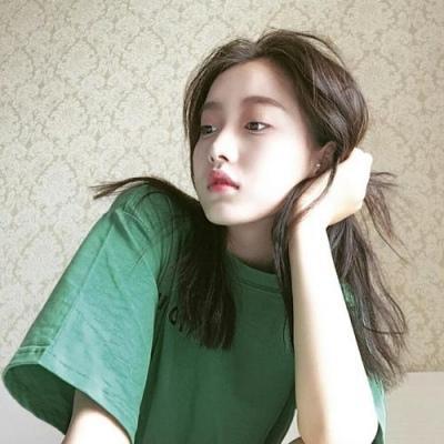最新微信頭像女生傷感憂郁