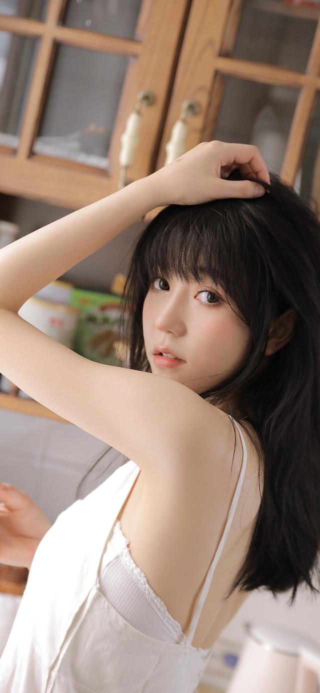 高清美女壁紙｜因?yàn)槟悖业男呐K總是忙個(gè)不停