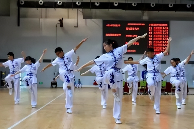 中國第一女警雷敏:17歲破格錄取成為女特警,大校軍銜卻嫁給保安