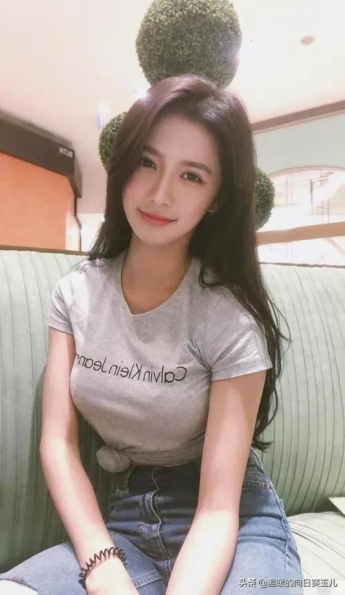 艷壓群芳的性感美女