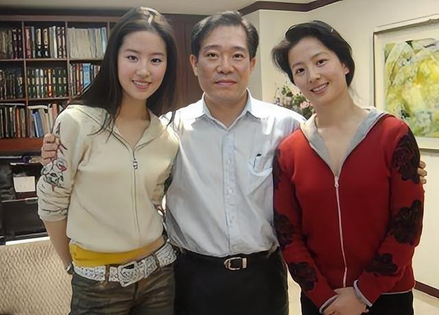 8位加入外籍的內地女星:有人離婚有人喪夫,有人國內掙錢國外花
