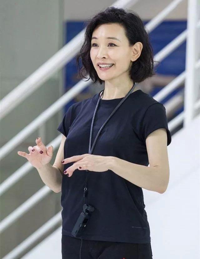8位加入外籍的內地女星:有人離婚有人喪夫,有人國內掙錢國外花