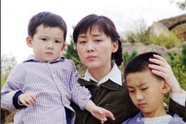 出演《趟過男人河的女人》山杏獲獎，曾經出書，丈夫是體操名將