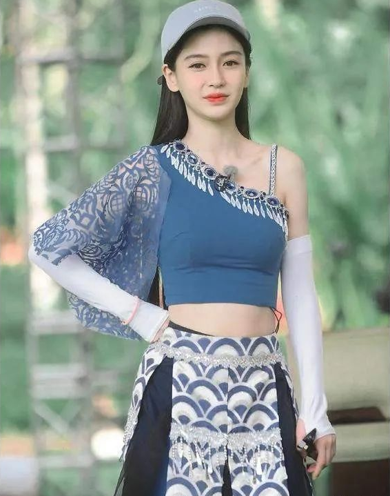 身材火辣、美如少女,這10位生過娃的中年女星性感起來太迷人