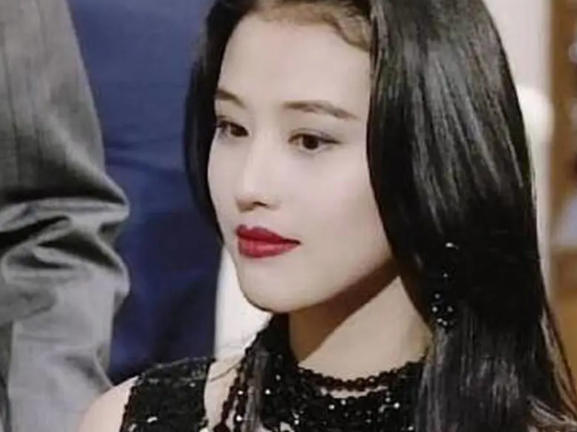 “媚而不俗”的香港女星，一個比一個性感，飾演的角色個個是經典