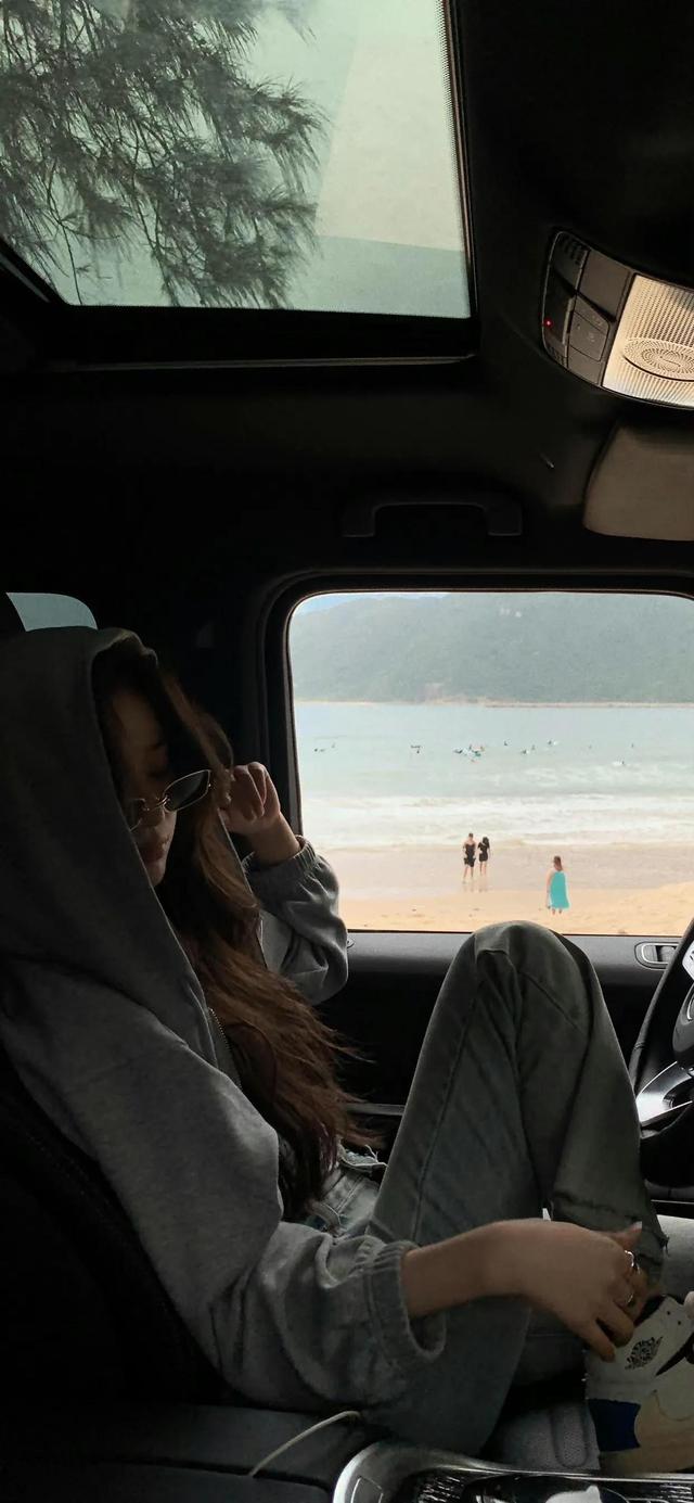美女姐姐壁紙，身材真不錯