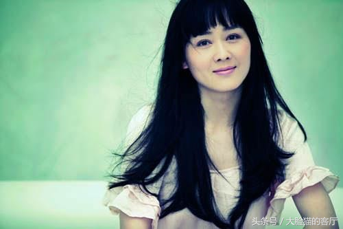 出演《趟過男人河的女人》山杏獲獎，曾經出書，丈夫是體操名將