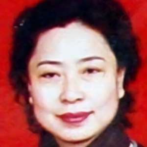 打美女屁股(遼寧“翹臀女局長”落馬：涉案近10億，花數百萬整容，情夫40余人)