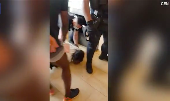 又一起！法國(guó)警衛(wèi)暴力執(zhí)法，將7月身孕黑人女子按倒在地哀嚎不斷