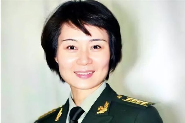 中國第一女警雷敏:17歲破格錄取成為女特警,大校軍銜卻嫁給保安