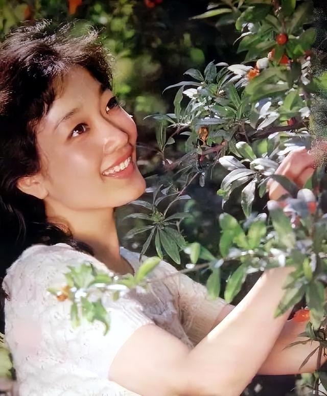 8位加入外籍的內地女星:有人離婚有人喪夫,有人國內掙錢國外花