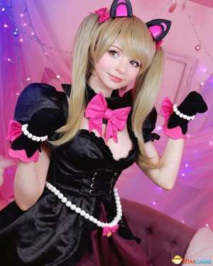 美女胸(美女Cos《守望先鋒》DVa 穿黑衣露出白嫩胸部)