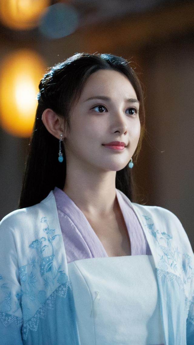 曝90后小花上位全靠睡，與多位公司領(lǐng)導(dǎo)發(fā)生關(guān)系，私生活極度混亂