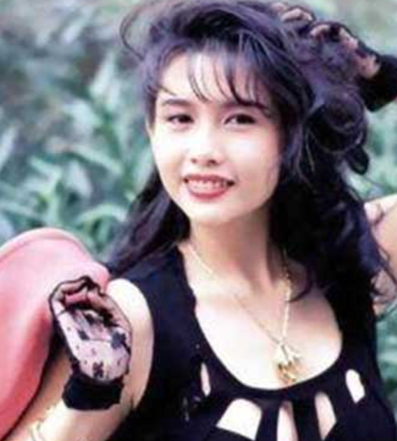 “媚而不俗”的香港女星，一個比一個性感，飾演的角色個個是經典