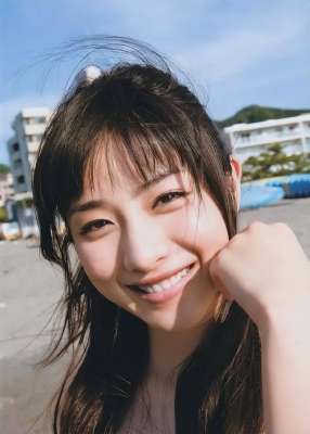 日本最美女優(她的美貌和身材讓她被譽為“日本櫻花女神”)