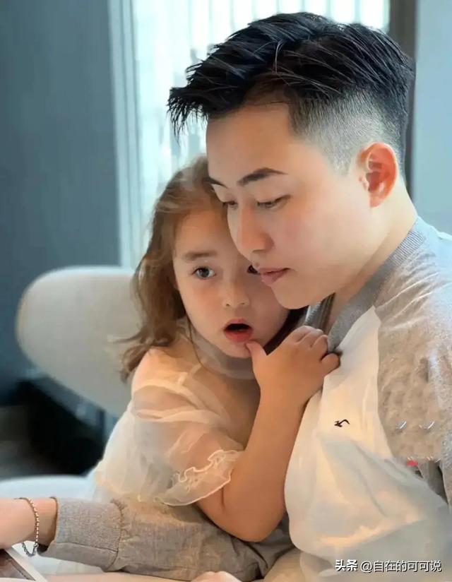 落入凡間的美麗小精靈Doris是被期待被愛著的幸運女孩