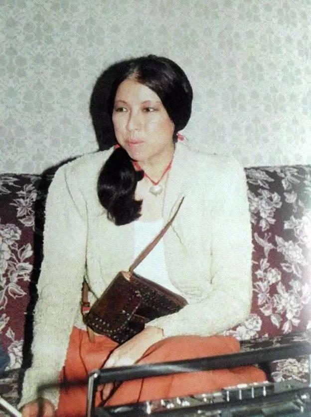 三毛:1次求婚被拒,2任丈夫死亡,3個想嫁的男人,4次自殺