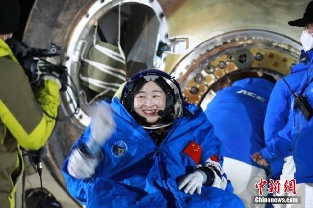 183天的惦念……圈畫女兒劉洋的“太空日歷”