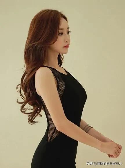 艷壓群芳的性感美女