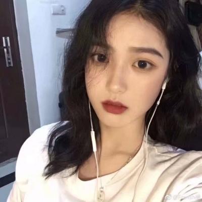 最新微信頭像女生傷感憂郁