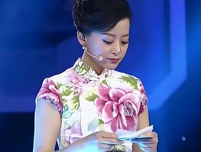美女帶祖?zhèn)鲗毼镨b定，專家直言：您祖上何人？報(bào)價(jià)后遭疑現(xiàn)場(chǎng)開(kāi)撕