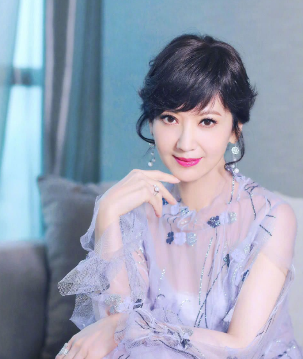 “媚而不俗”的香港女星，一個比一個性感，飾演的角色個個是經典