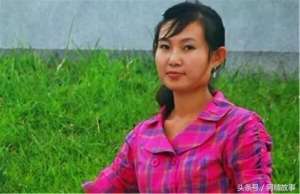 女人與大黑狗(妻子去世丈夫日夜思念，黑狗咬著丈夫褲腳不放，跟過去眼淚落下)