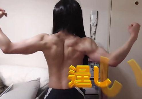 島國美女直播洗澡，衣服脫下后觀眾們表示碉堡了，要逆天的節奏
