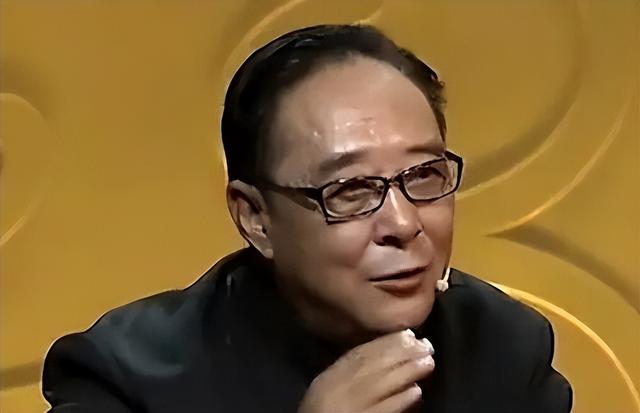 美女帶祖?zhèn)鲗毼镨b定，專家直言：您祖上何人？報(bào)價(jià)后遭疑現(xiàn)場(chǎng)開(kāi)撕