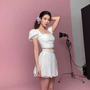 美女圖片網(wǎng)址(韓國女藝人IU社交網(wǎng)站發(fā)照展清純性感魅力)