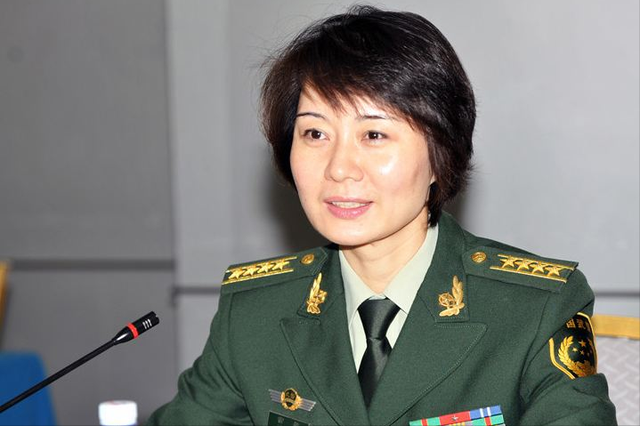 中國第一女警雷敏:17歲破格錄取成為女特警,大校軍銜卻嫁給保安
