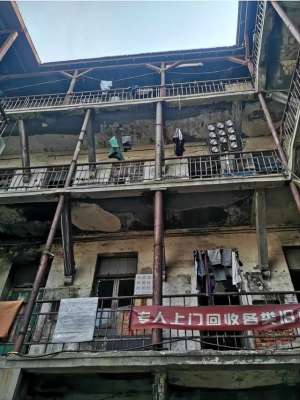小腳女人(舊青島名妓于小腳，黑白兩道通吃建立一方勢力，解放后被判死刑)
