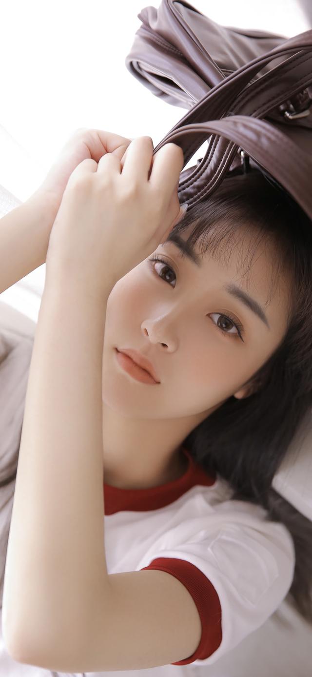 高清美女壁紙｜因?yàn)槟悖业男呐K總是忙個(gè)不停