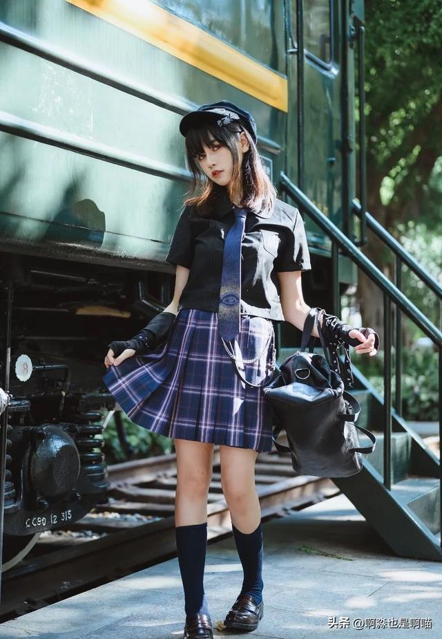 《充實(shí)的人生才是幸福的人生——一個(gè)日本JK女孩的成長歷程》