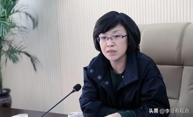 美女市長楊曉波:斂財1400萬,陪睡42名高官,被捕時跪地求饒