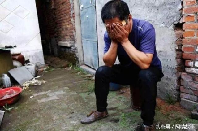 妻子去世丈夫日夜思念，黑狗咬著丈夫褲腳不放，跟過去眼淚落下