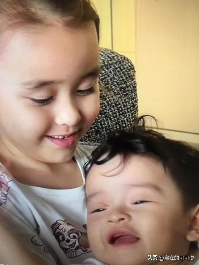 落入凡間的美麗小精靈Doris是被期待被愛著的幸運女孩